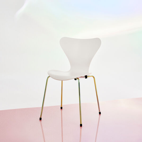 Series 7&trade; 7:14 AM Dining Chair, beige/rainbow, Fritz Hansen