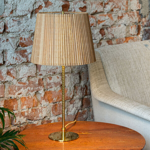 9205 Tischlampe, Messing/Bambus, GUBI