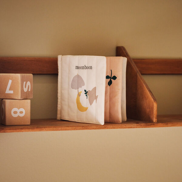 Soft Night Book, Moonboon