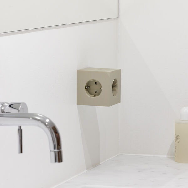 Quadrat 2 USB-C (30W), nomad sand, Avolt