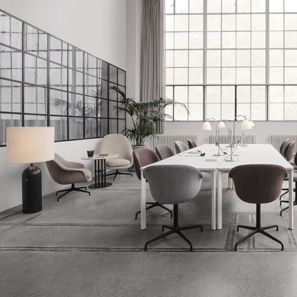 Gravity XL niedrige Stehleuchte, schwarzer Marmor/wei&szlig;, GUBI