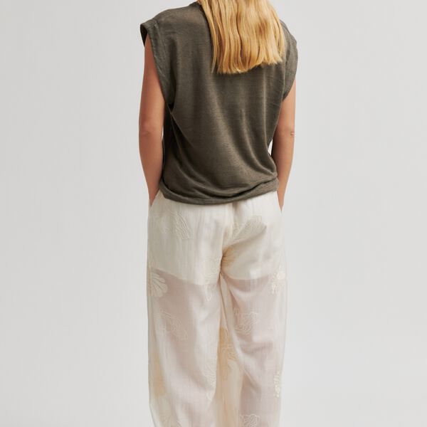 Peony Top, canteen, Second Female