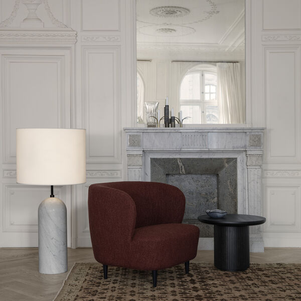 Gravity XL niedrige Stehleuchte, wei&szlig;er Marmor/wei&szlig;, GUBI