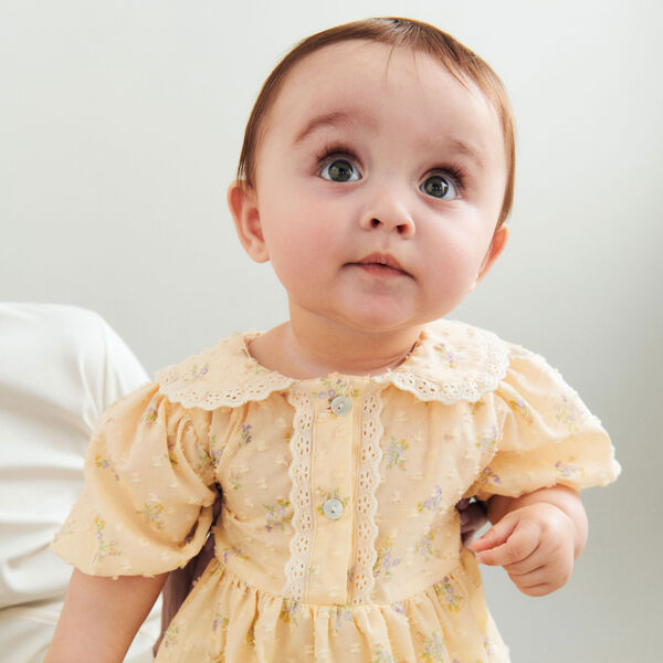 Dress S/S Adele, barely apricot flowers, Wheat