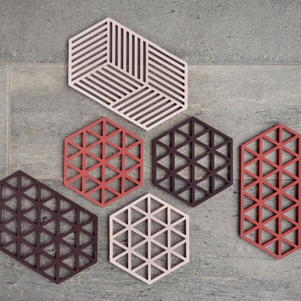 Triangles Trivet, burned red, Zone Denmark