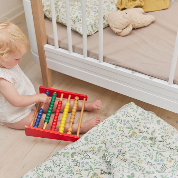 Bee Baby Bedding, summer flowers, Dear April