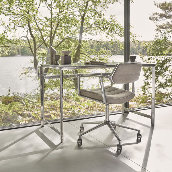 VIPP453 Swivel+ Stuhl mit Rollen, dunkler Sand/poliertes Aluminium, Vipp