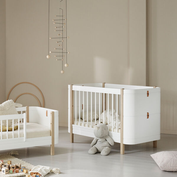 Wood Mini+ Cot Bed incl. Junior Kit 68x122/162 cm, white/oak, Oliver Furniture