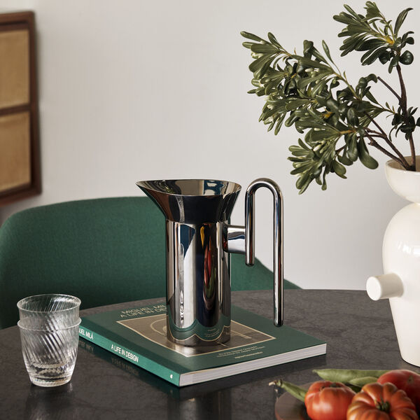 Momento JH38 Jug, polished steel, &Tradition