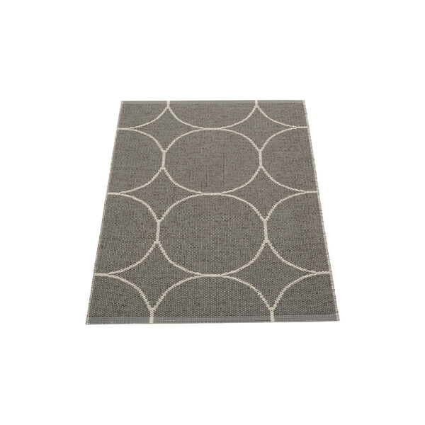 Boo Plastic Rug, charcoal/linen, Pappelina