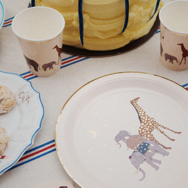 Bitte sende den d&auml;nischen Text (mit den Farbnamen nach jedem Komma), den ich ins Deutsche &uuml;bertragen soll., Konges Sl&oslash;jd