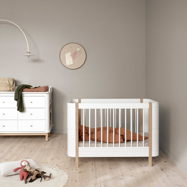 Wood Mini+ Cot Bed incl. Junior Kit 68x122/162 cm, white/oak, Oliver Furniture