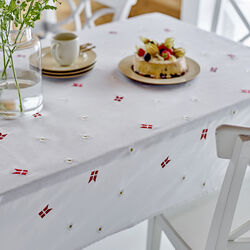 Tillykke Tablecloth, white, Södahl