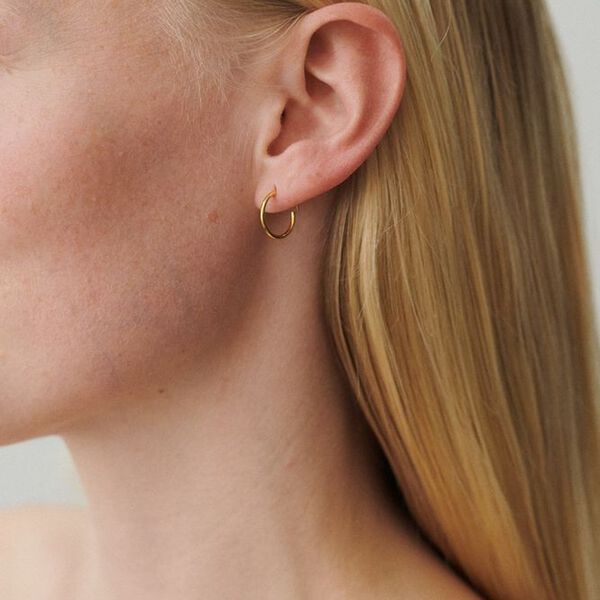 Tiny Plain Hoop Ohrringe, gold, Pernille Corydon Jewellery