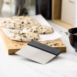 Emma Dough Scraper, black, Rosti