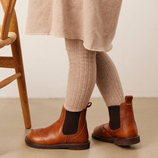 Chelsea-Stiefel mit Brogue-Lochmuster, mittelbraun, ANGULUS