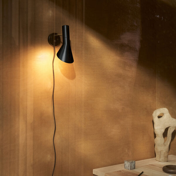 AJ Wall Lamp, brass/black, Louis Poulsen