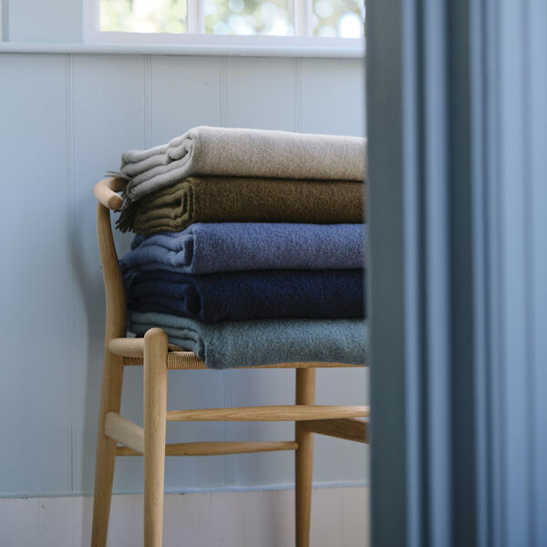 Season Throw, 04152 midnight, Silkeborg Uldspinderi