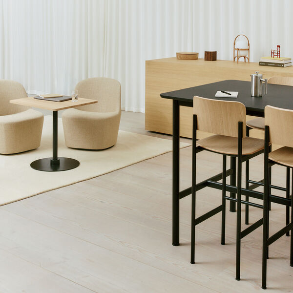 Plan Barhocker, lacquered oak/black, Fredericia Furniture