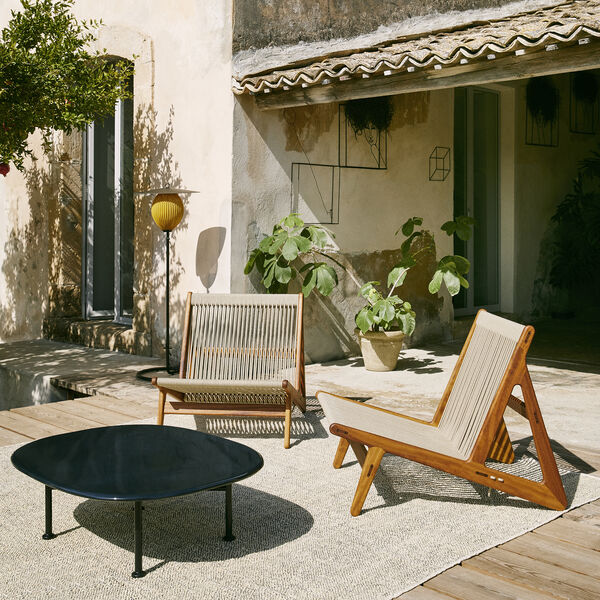 MR01 Outdoor Initial Lounge Chair, ge&ouml;ltes Iroko/Sunfire Melange Beige/Sand, GUBI