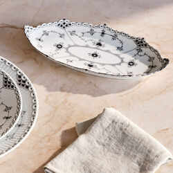 Musselmalet Halbspitze in Schwarz, ovale Platte 24,5 cm, Royal Copenhagen