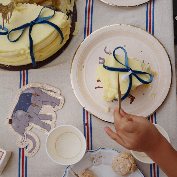 Bitte sende den d&auml;nischen Text (mit den Farbnamen nach jedem Komma), den ich ins Deutsche &uuml;bertragen soll., Konges Sl&oslash;jd