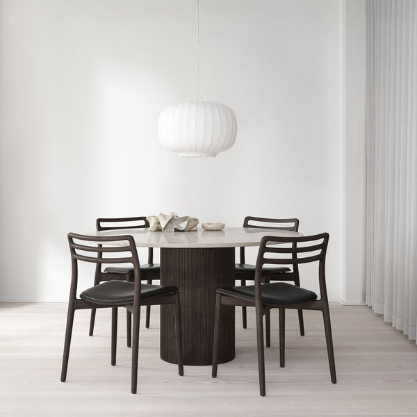 Vipp494 Cabin runder Esstisch, dunkelgebeizte Eiche/hell beige, Vipp