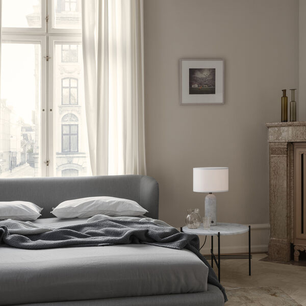 Gravity Tischleuchte, wei&szlig;er Marmor/wei&szlig;, GUBI