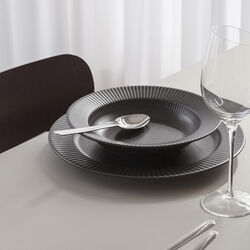 Legio Nova Dinner plate 28 cm, black, Eva Trio