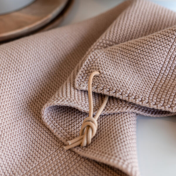 Knitted Towel, husted violet, By LOHN