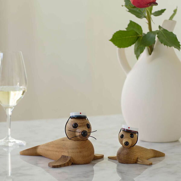 The Graduation Cap, bordeaux, Spring Copenhagen