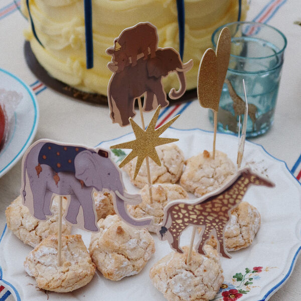 Bitte sende den d&auml;nischen Text (mit den Farbnamen nach jedem Komma), den ich ins Deutsche &uuml;bertragen soll., Konges Sl&oslash;jd