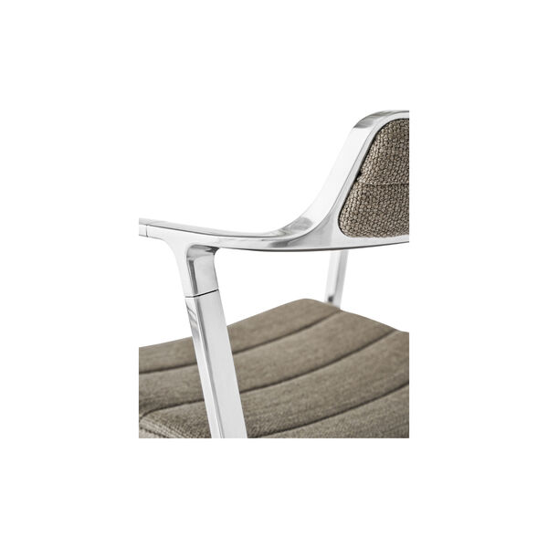 VIPP452 Drehstuhl mit Lenkrollen, dunkler Sand/poliertes Aluminium VIPP452 Drehstuhl mit Lenkrollen, dunkler Sand/poliertes Aluminium, Vipp