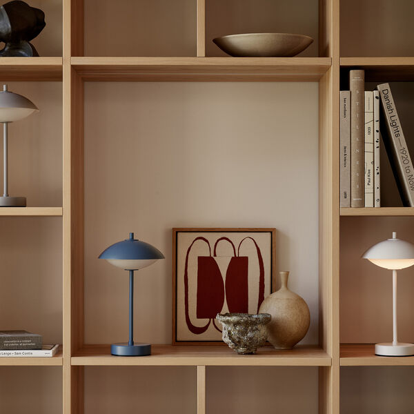 Clam&trade; Portable Lamp, white, Fritz Hansen