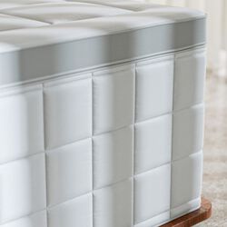 MUUN LITE KOMPLETTSET &ndash; MATRATZE, MATRATZENTOPPER UND NIEDRIGER HOLZRAHMEN, MUUN