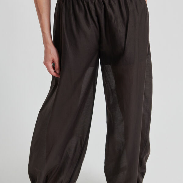 Hidie Trousers, chocolate torte, Second Female