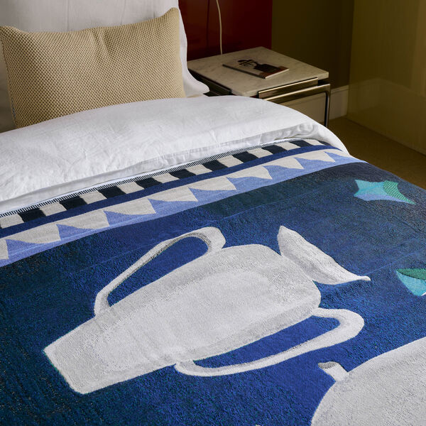 Momento JH46 Throw, midnight blue, &Tradition