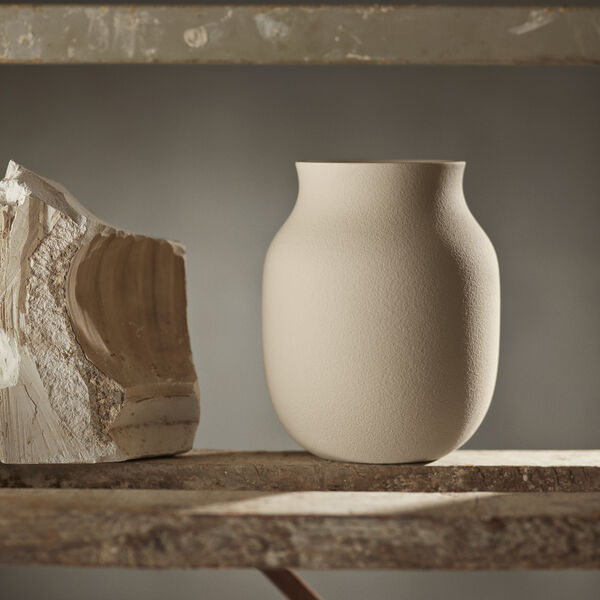 Studio Omaggio #1 Vase H 20 cm, sand, K&auml;hler