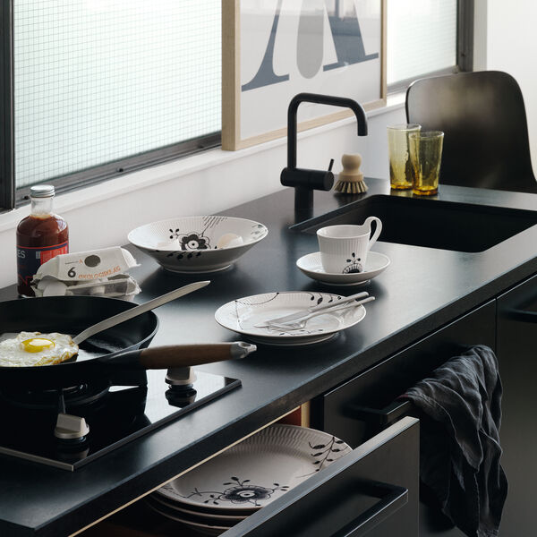 Mega Schwarz Gerippt tiefer Teller, 24 cm, Royal Copenhagen