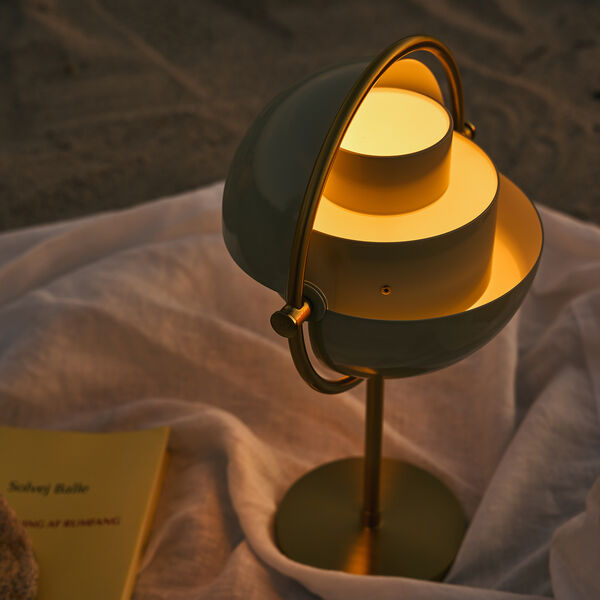 Multi-Lite tragbare Lampe, pastellgrau, GUBI