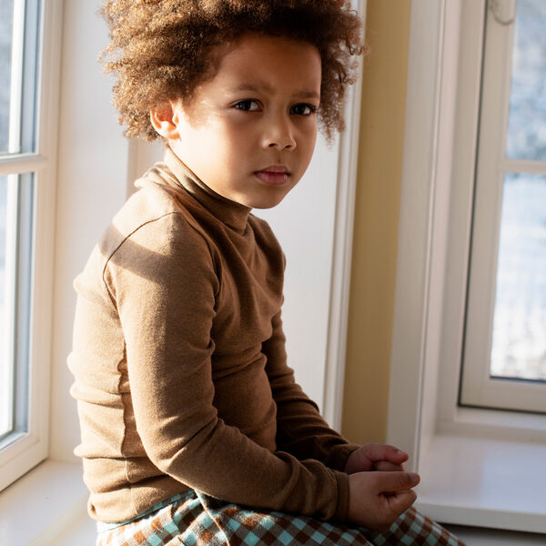 Turtleneck, almond, Serendipity