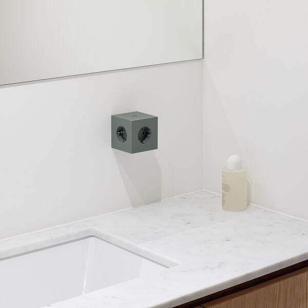 Quadratischer 2 USB-C (30W), eiche grün, Avolt