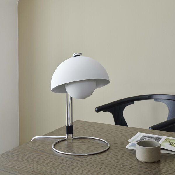 Flowerpot VP4 Table Lamp, matt white, &Tradition