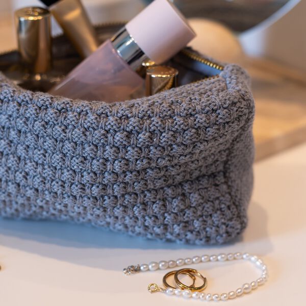 Knitted Clutch Petra, med grey melange Knitted Clutch Petra, med grey melange, By LOHN