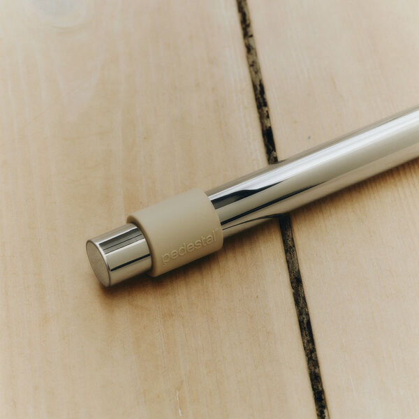 Viva, chrome, Pedestal