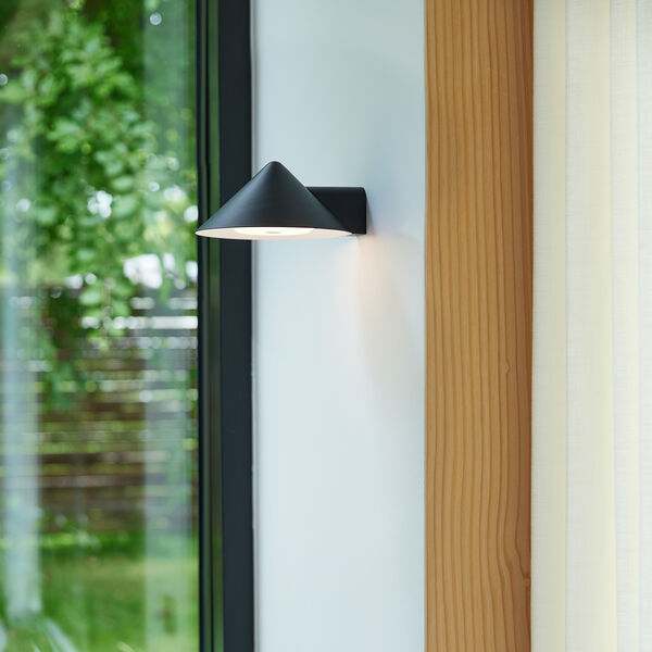 Grasp Wall Lamp, matt black, FRANDSEN