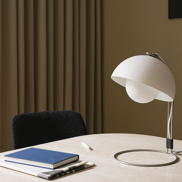 Flowerpot VP4 Table Lamp, matt white, &Tradition