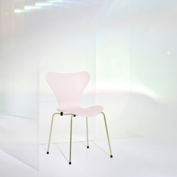 Series 7&trade; 7:14 AM Dining Chair, pink/rainbow, Fritz Hansen