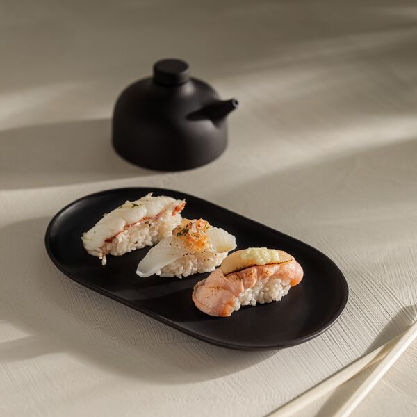 Sandgeheimnisse Platte, schwarzer Ton, Design House Stockholm