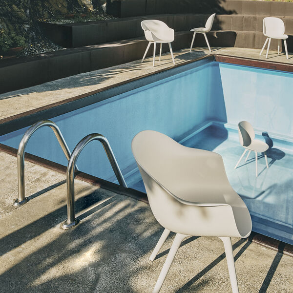 Bat Outdoor-Esszimmerstuhl, neues Beige, GUBI